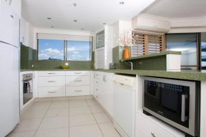 gemini court holiday apartments