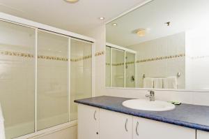 gemini court holiday apartments