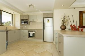 gemini court holiday apartments