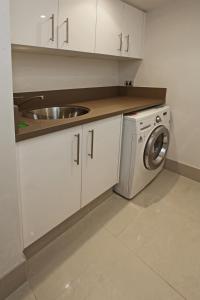 gemini court holiday apartments