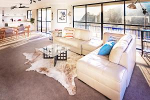Gemini Court Holiday Apartments,Gold Coast>>Burleigh Heads,4 star