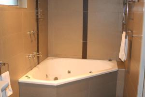 The Coachman Motel & Units,Dandenong>>Cowes,4 star