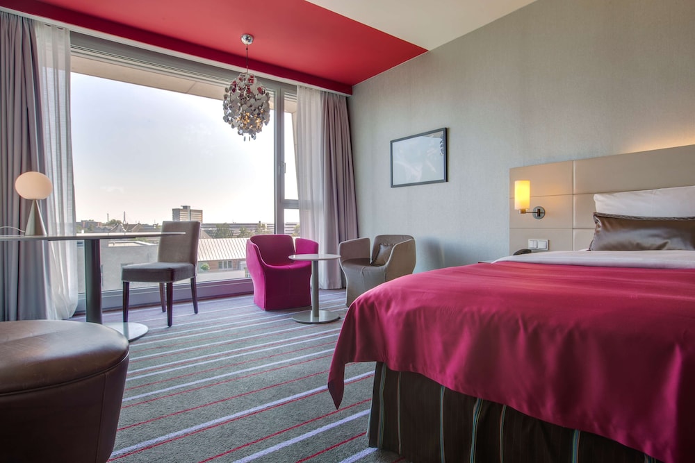 radisson blu media harbour hotel dusseldorf