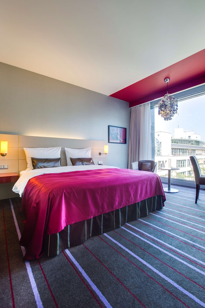 radisson blu media harbour hotel dusseldorf