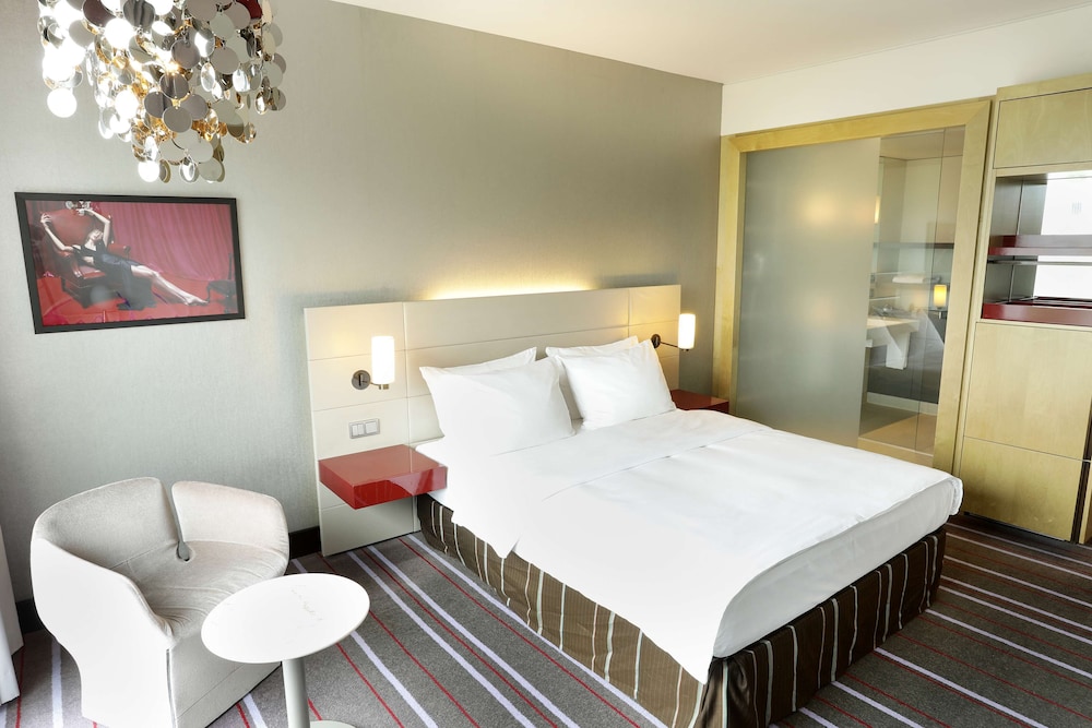 radisson blu media harbour hotel dusseldorf