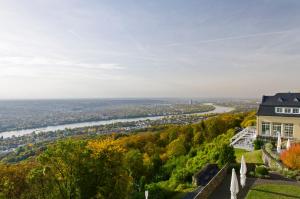 Steigenberger Icon Grandhotel & Spa Petersberg,Cologne>>Bonn,5 star