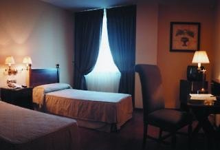 Hotel Villa De Ferias,Pozal De Gallinas>>Medina Del Campo,3 star