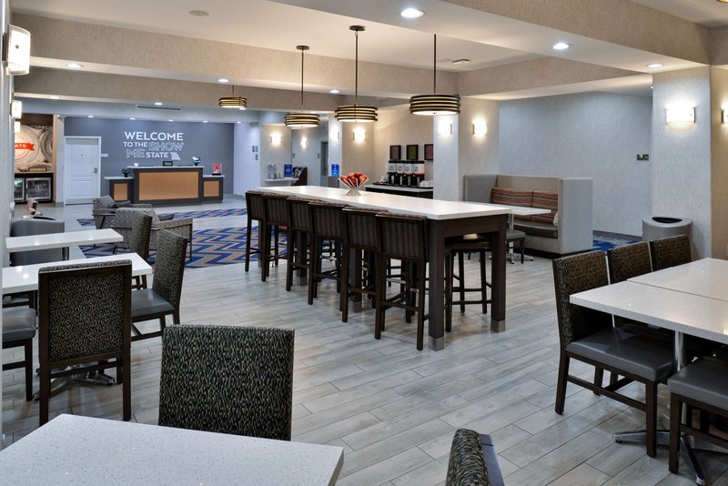 hampton inn kansas city northeast