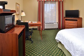 Hampton Inn Kansas City Northeast,Jackson County>>Chouteau Township,2.5 star