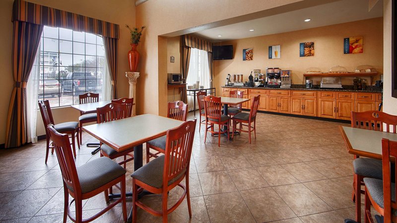 best western windsor pointe hotel and suites frost bank center