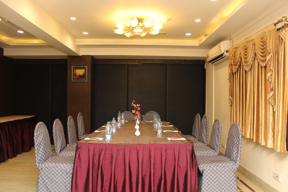 the pearl hotel kolkata