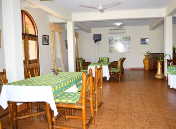 Coconut Grove Bridge House,Elmina>>Cape Coast,3 star