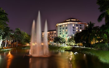 radisson blu dhaka water garden