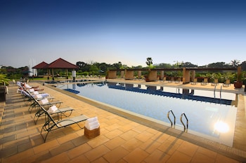 radisson blu dhaka water garden