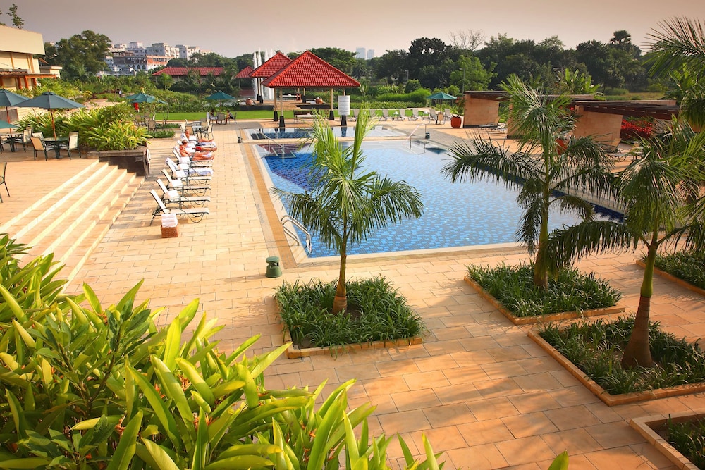 radisson blu dhaka water garden