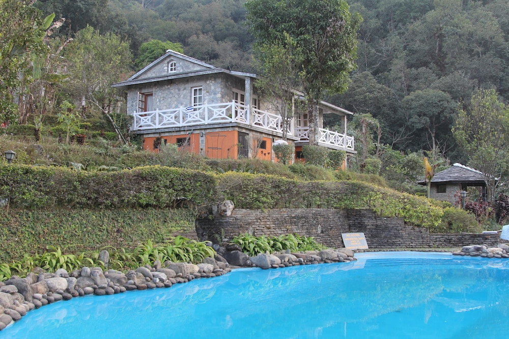 the begnas lake resort and villas