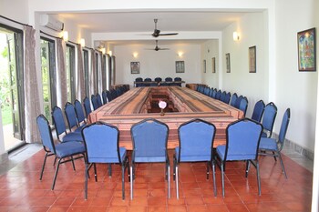 the begnas lake resort and villas