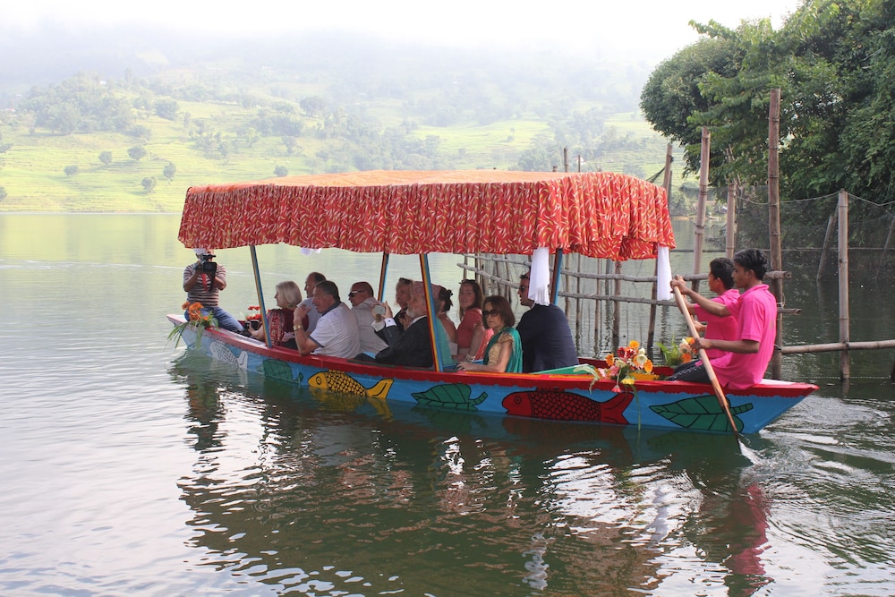 the begnas lake resort and villas