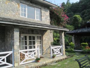 the begnas lake resort and villas