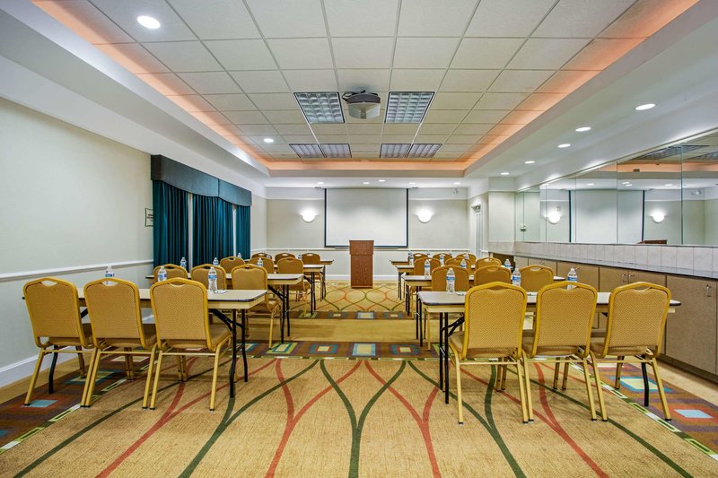 la quinta inn and suites by wyndham norfolk