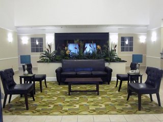 La Quinta Inn & Suites By Wyndham Norfolk,Norfolk - Virginia Beach>>Norfolk,3 star