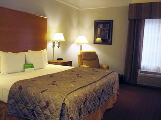 La Quinta Inn & Suites By Wyndham Norfolk,Norfolk - Virginia Beach>>Norfolk,3 star