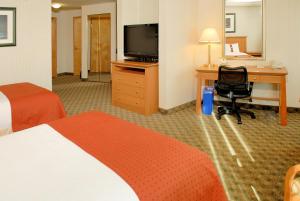 Holiday Inn Hotel & Suites North Vancouver By Ihg,District Of North Vancouver>>Deep Cove,3 star