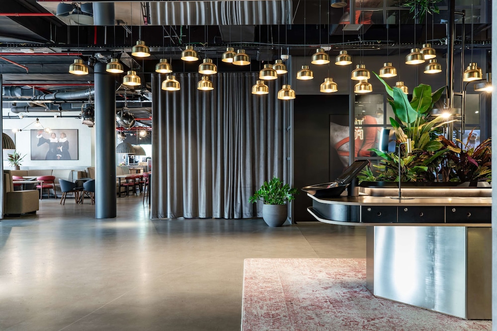 radisson red brussels
