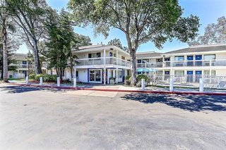 motel 6 oakland ca embarcadero