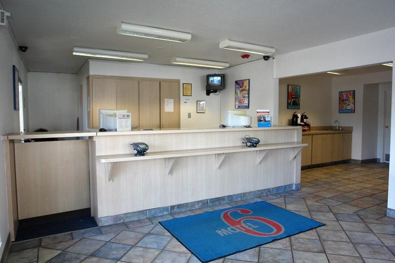 motel 6 oakland ca embarcadero