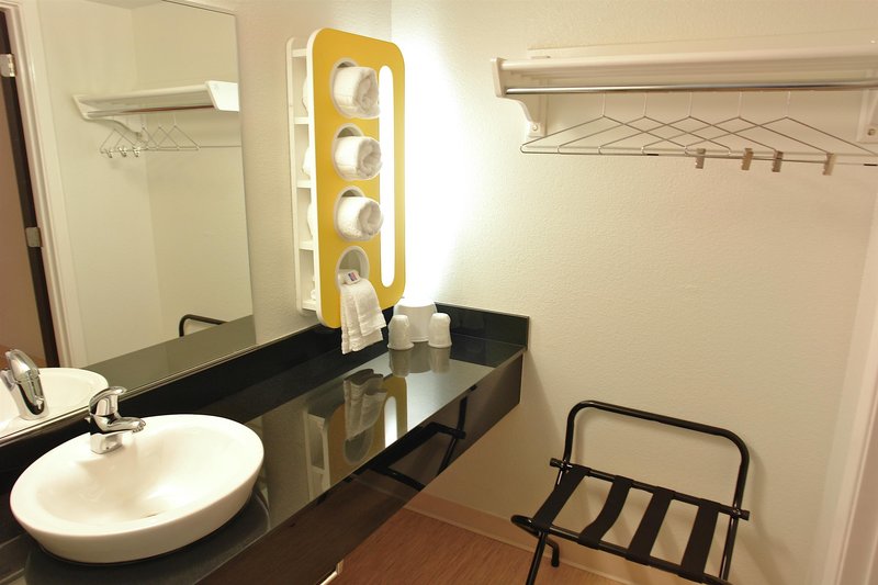 motel 6 oakland ca embarcadero