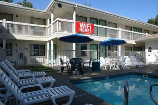 motel 6 oakland ca embarcadero