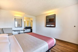 motel 6 oakland ca embarcadero