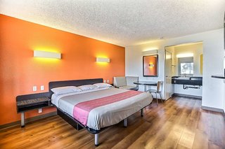 motel 6 oakland ca embarcadero