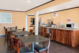 super 8 by wyndham midwest city ok