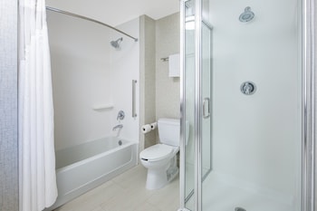 Holiday Inn Express And Suites Ontario Airport By Ihg,Ontario>>Los Angeles,3 star