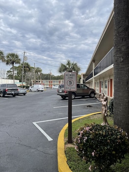 Holiday Lodge & Suites Fort Walton Beach,Florida>>Destin,2 star