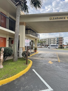 Holiday Lodge & Suites Fort Walton Beach,Florida>>Destin,2 star