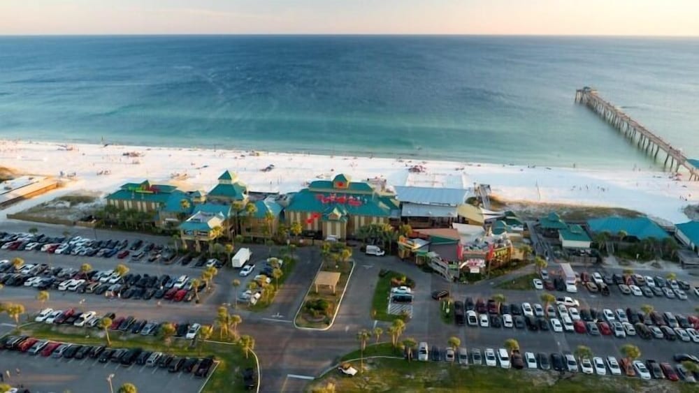 holiday lodge and suites fort walton beach