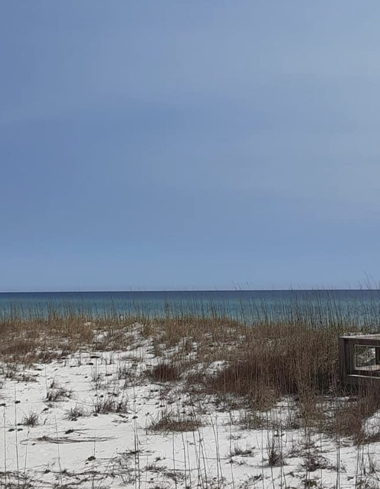 holiday lodge and suites fort walton beach