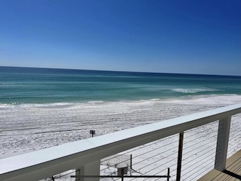 holiday lodge and suites fort walton beach