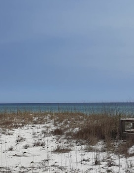 holiday lodge and suites fort walton beach