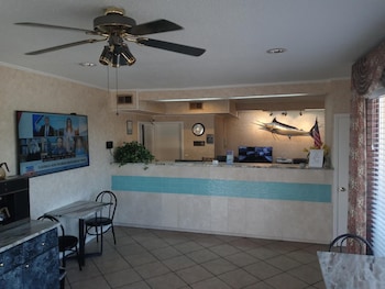 holiday lodge and suites fort walton beach