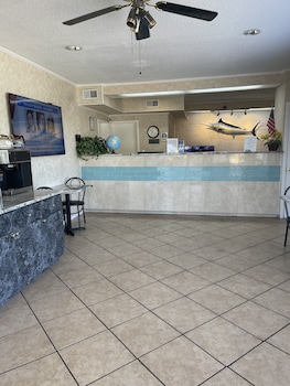 holiday lodge and suites fort walton beach
