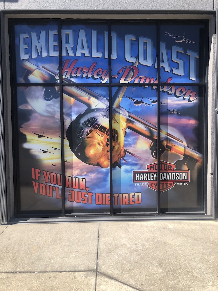 holiday lodge and suites fort walton beach