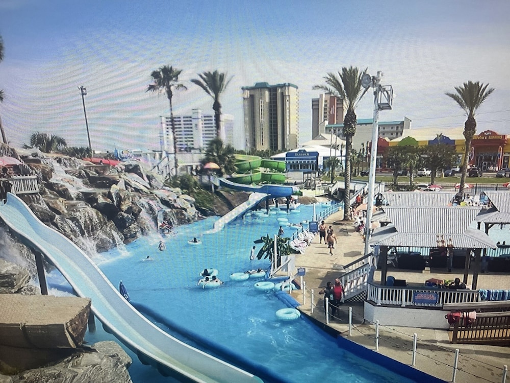 holiday lodge and suites fort walton beach