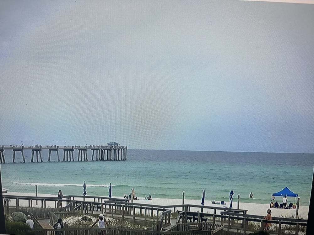 holiday lodge and suites fort walton beach