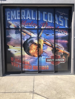 holiday lodge and suites fort walton beach