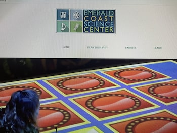 holiday lodge and suites fort walton beach