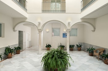 suites sevilla plaza apartamentos